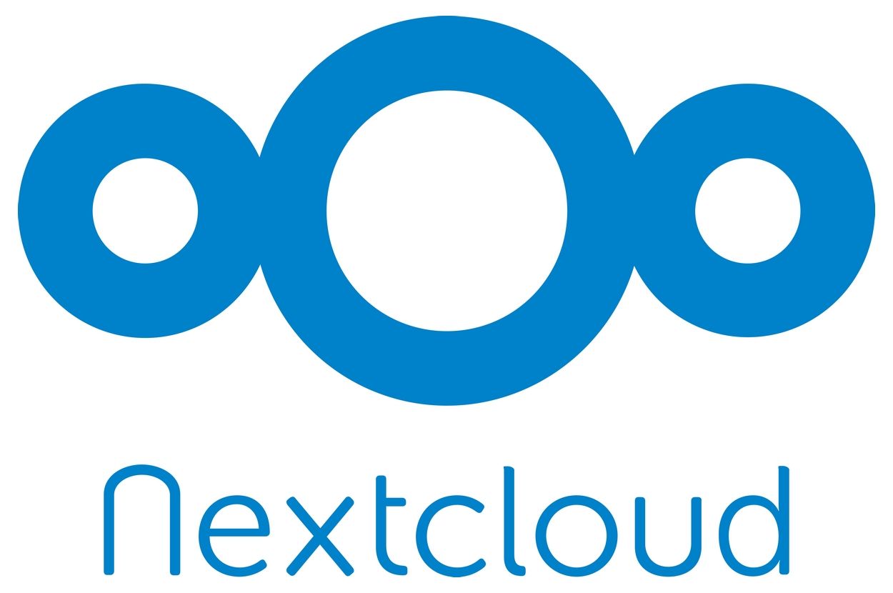 Logo de Nextcloud. Trois rond bleues alignés, celui du centre est plus grand que les 2 de chaque côté, et en-dessous est écrit Nextcloud.